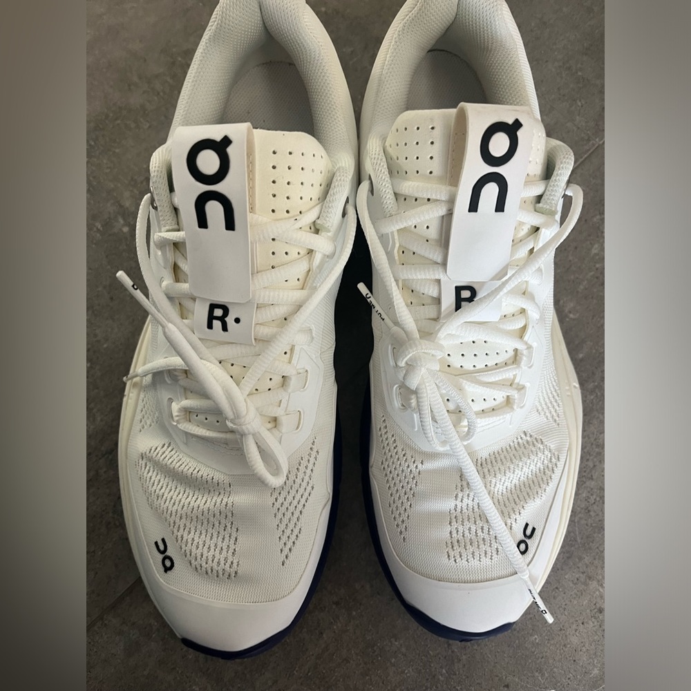 ON Men’s shoe The Roger size 12.5 white
